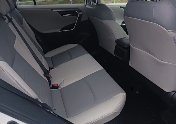 Toyota RAV4 cena 139800 przebieg: 155500, rok produkcji 2020 z Kosów Lacki małe 211
